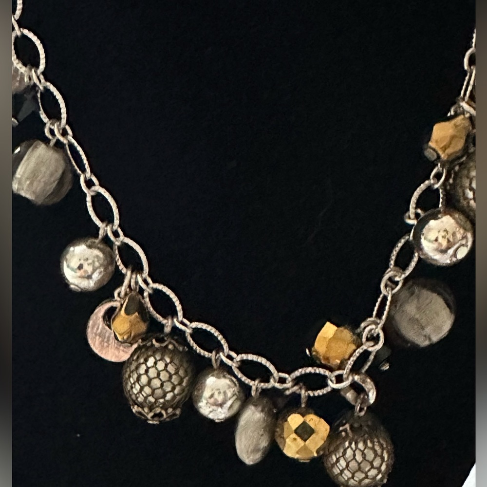 White House Black Market Necklace - Picture 2 of 3